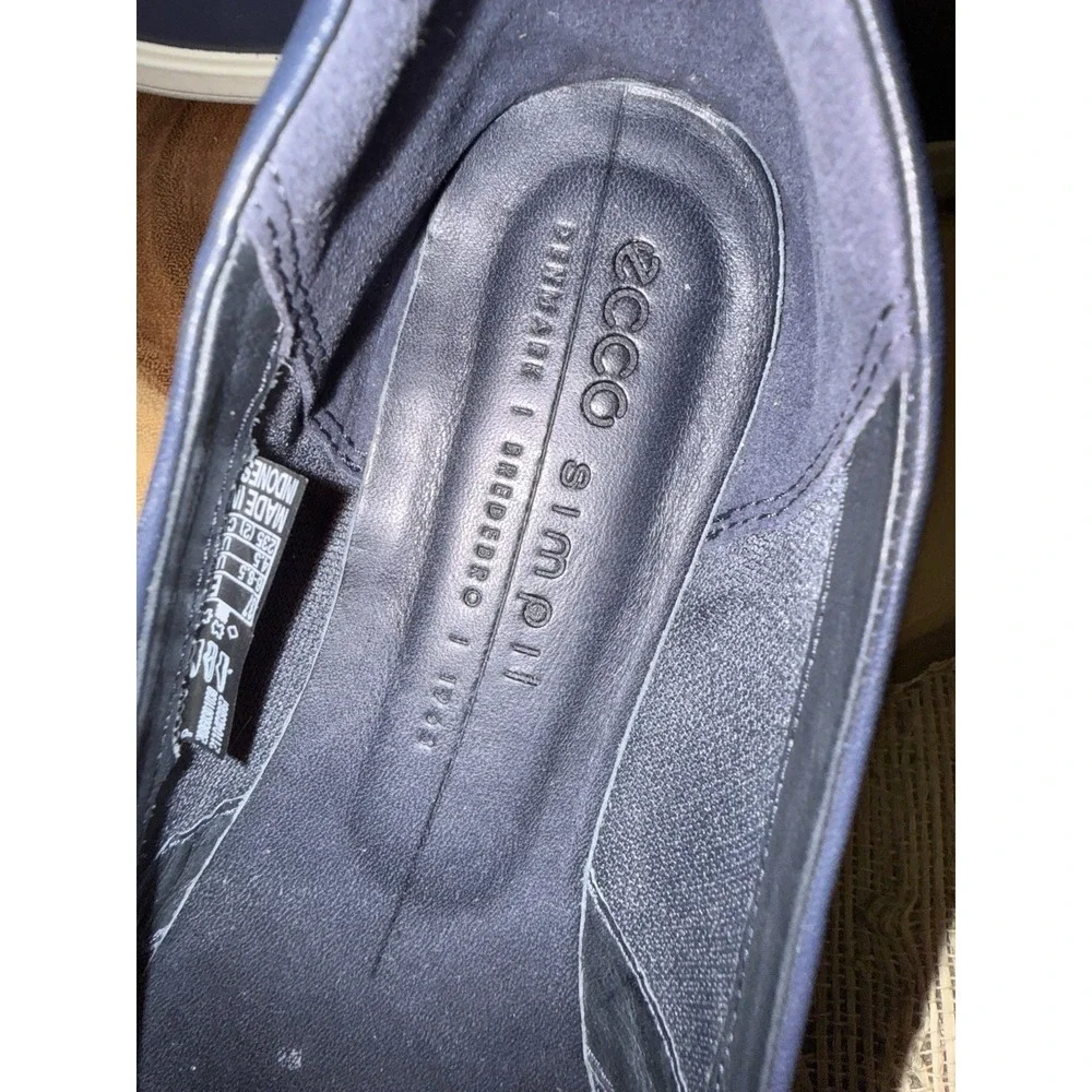 Ecco Women's Simpil Navy Leather White Loafer Shoes Women's Size 37 -6.5